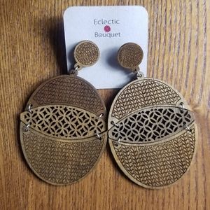 MEDIUM BROWN OVAL EARRINGS